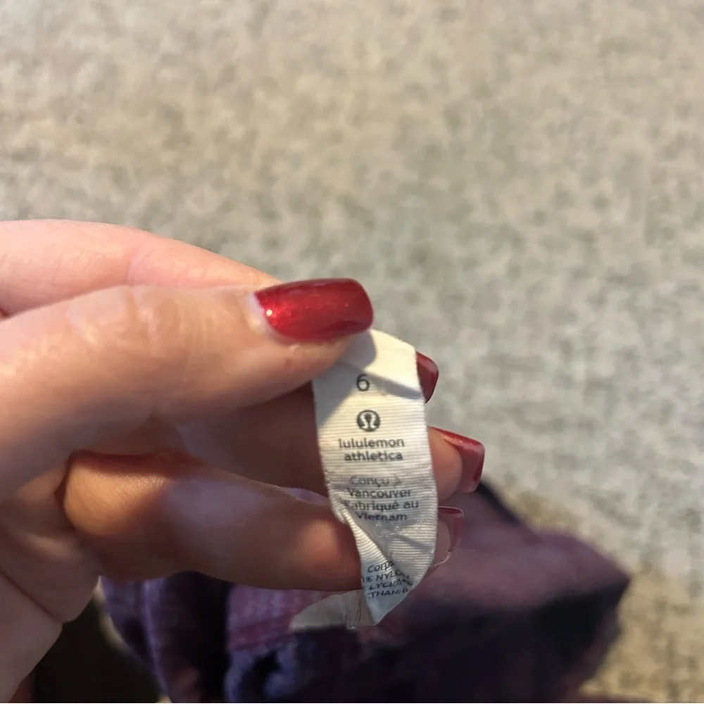 Lululemon Plum Skinny Will Yoga Pants Size 6